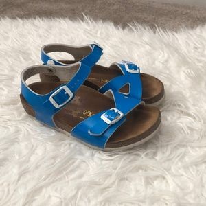 Birkenstock Rio in Neon Blue